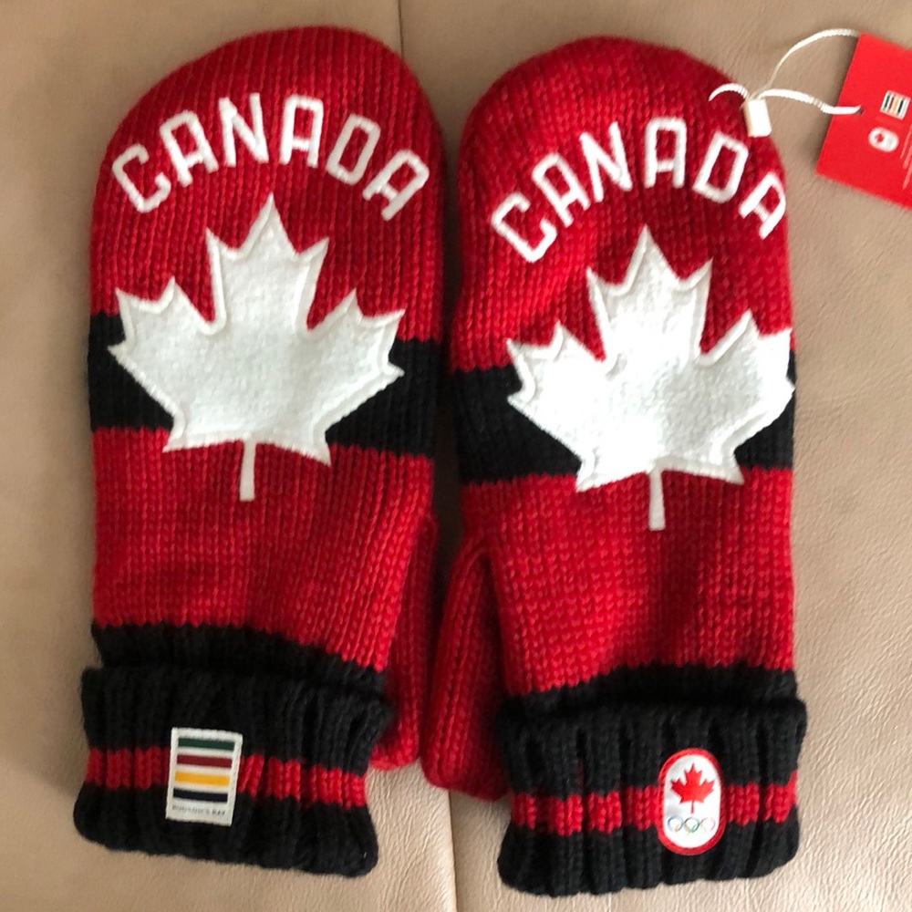Adult Canada gloves